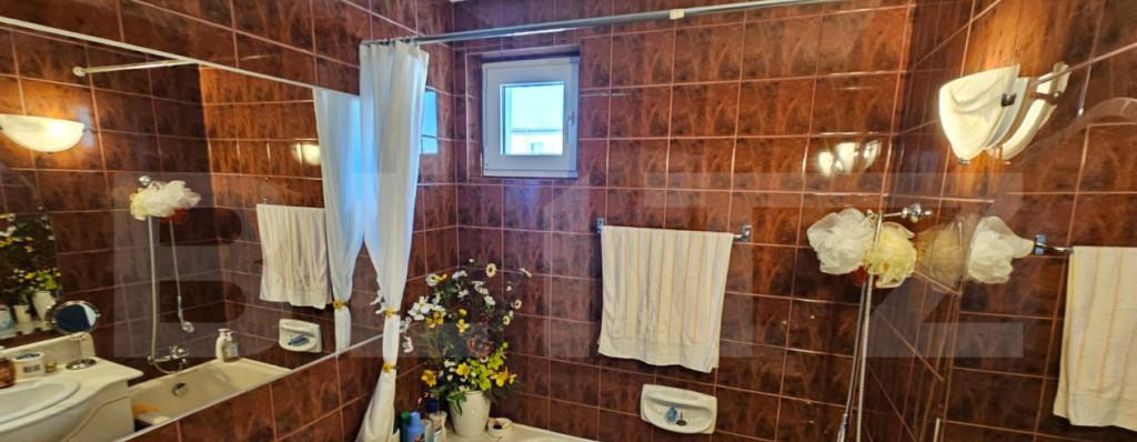 Apartament 3 camere si garaj - zona Piata Centrala Dev