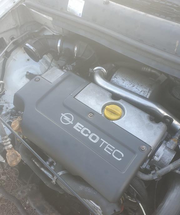 Dezmembrez Opel Zafira 2002 800 eur