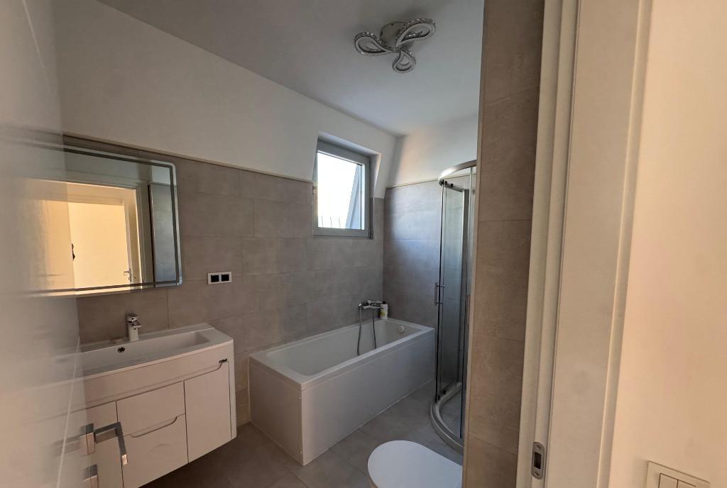 Vanzare direct de la proprietar apartament nou 3 camere Petrom City