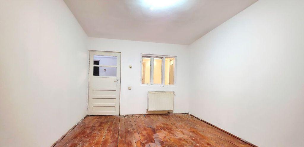 Unica Casa cu 4 Camere Curte Generoasa Rahova