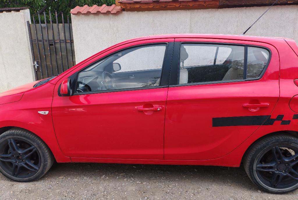 Hyundai i20 an fabricatie 2013 4 000 eur