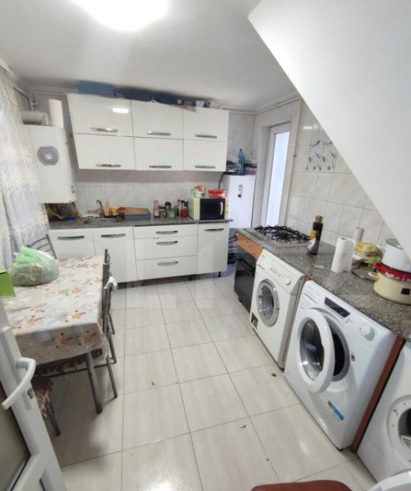 Doua case individuale in aceeasi curte in Radauti