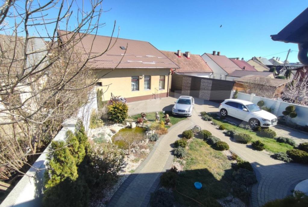 Doua case individuale in aceeasi curte in Radauti