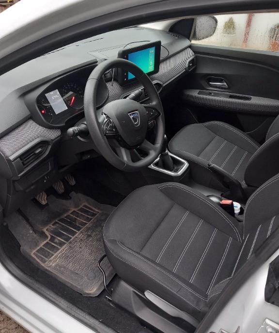 Dacia Logan 3 2022 1 0 TCE 30 000 km 11 000 eur