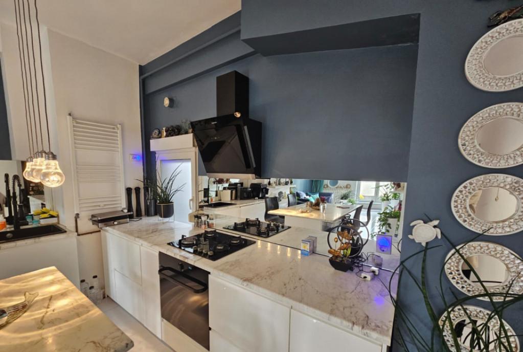 Universitate 4 min de metrou penthouse de vanzare Comisi