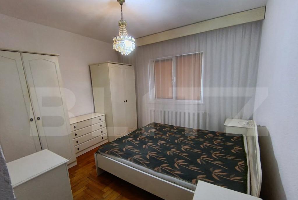 Apartament decomandat cu 3 camere 2 bai 70 mp zona Cetate