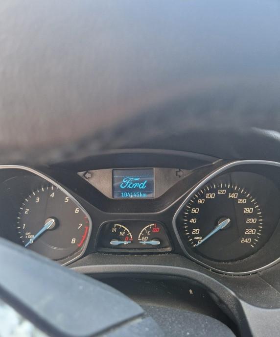 Ford focus ecoboost 5 800 eur