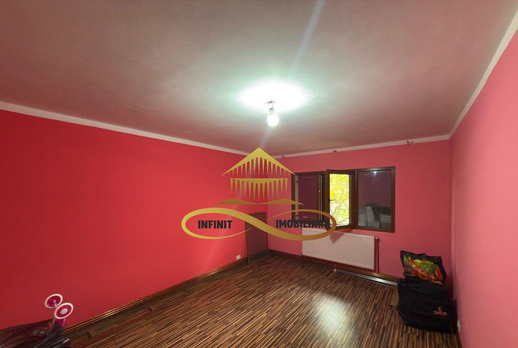 Apartament 3 camere renovat de vanzare in Bacau