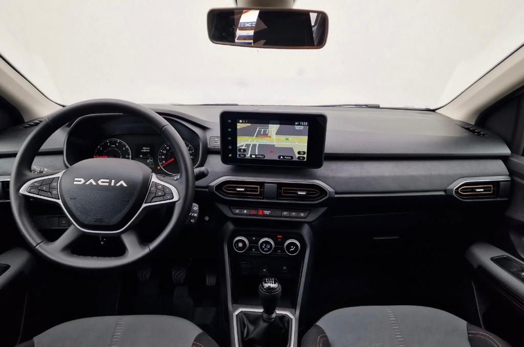 DACIA SANDERO STEPWAY 2024 1 0 8 000 KM GARANTIE 2029 15 000 eur