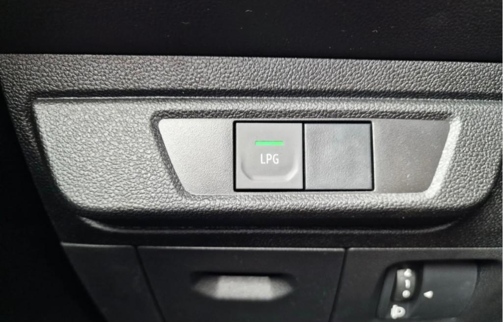 DACIA SANDERO STEPWAY 2024 1 0 8 000 KM GARANTIE 2029 15 000 eur