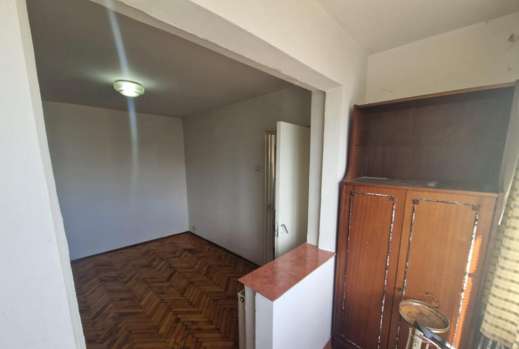 Apartament 2 camere 40 mp zona Decebal