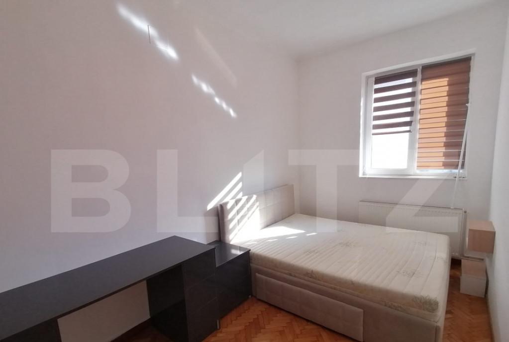 Apartament 3 camere semidecomandat Centru