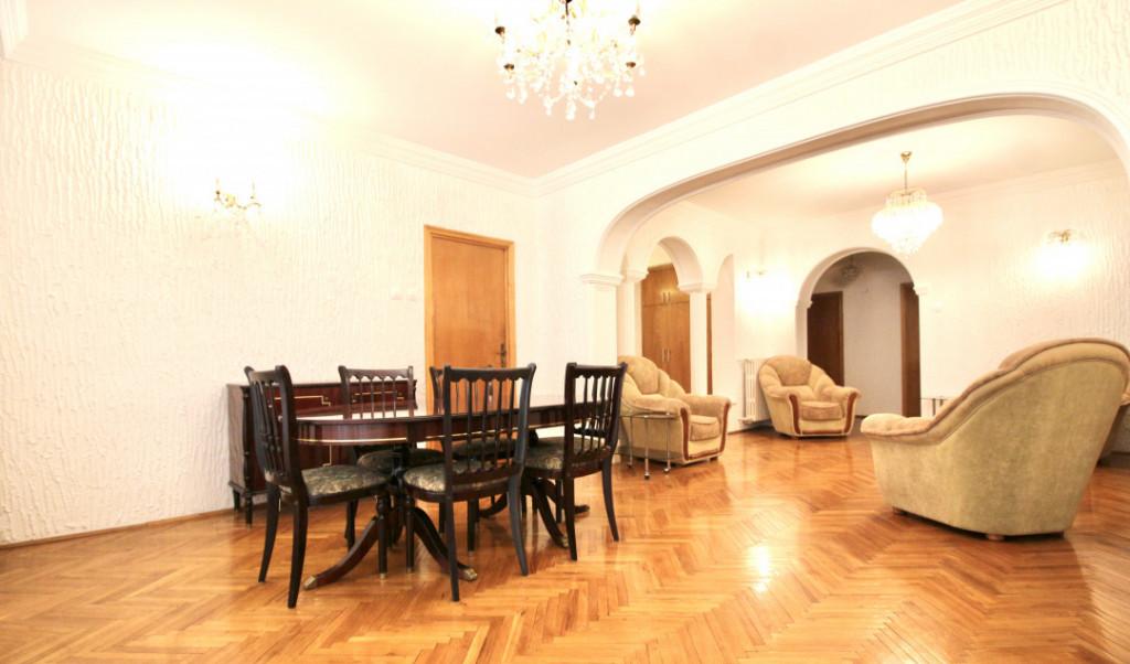 Televiziune zambaccian apartament 4 camere in vila 134 mp