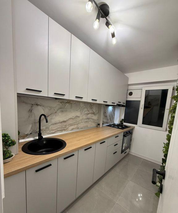 Apartament 2 Camere Renovat Mobilat cu Loc de Parcare -
