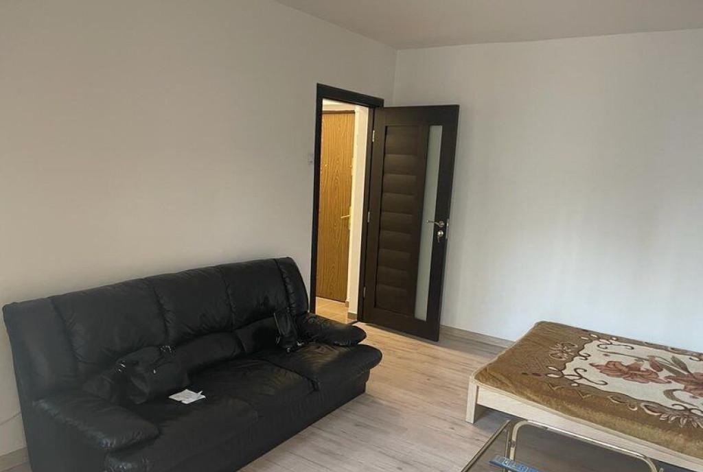 Piata Victoriei garsoniera 30mp mobilat