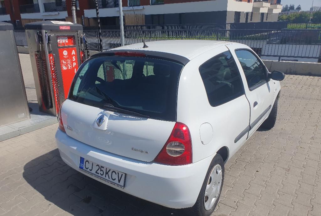 Renaut clio Yahoo 2012 1 900 eur