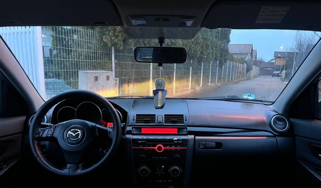 Mazda 3 1 6 euro 4 inm in RO 1 650 eur