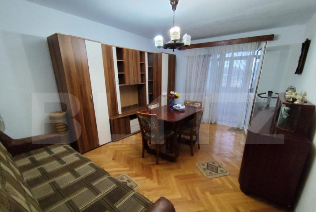 Apartament 3 camere 65mp zona Cugir