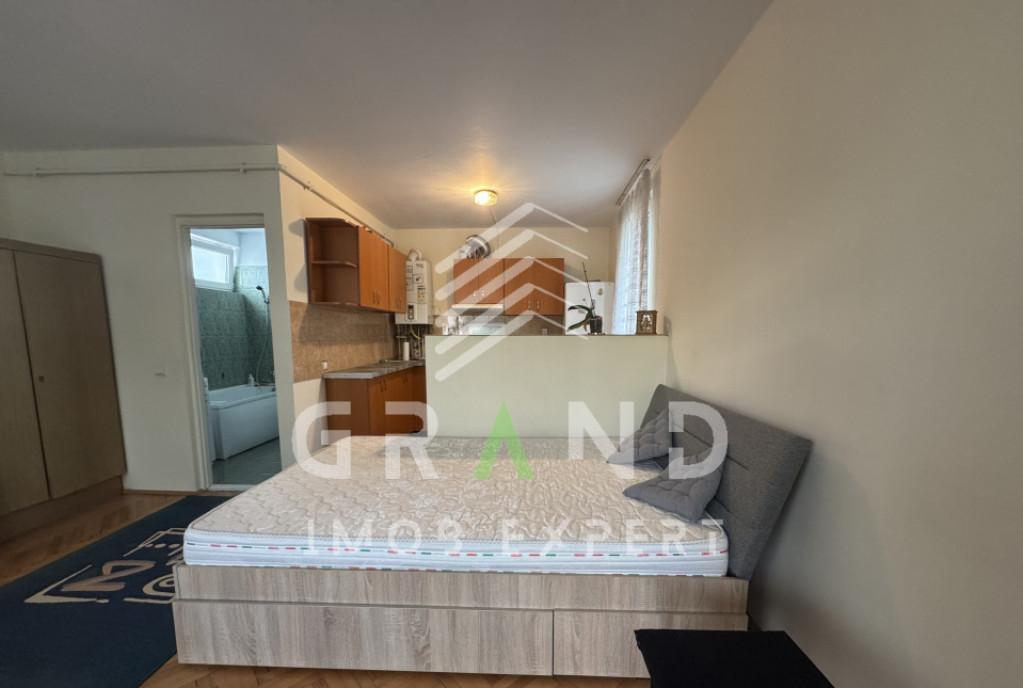 Garsoniera 25 mp Etaj 3/4 Marasti - Cojocnei