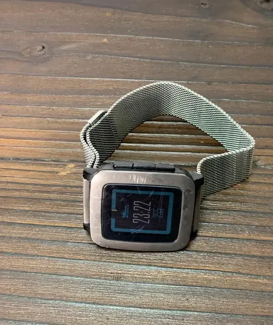 Vand sau Schimb Pebble Time smartwatch