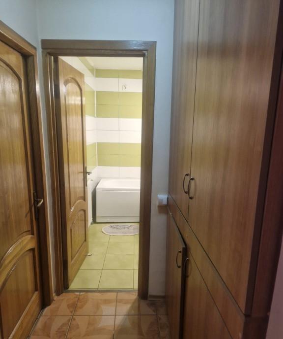 Apartament 3 camere Brosteni Colegiu