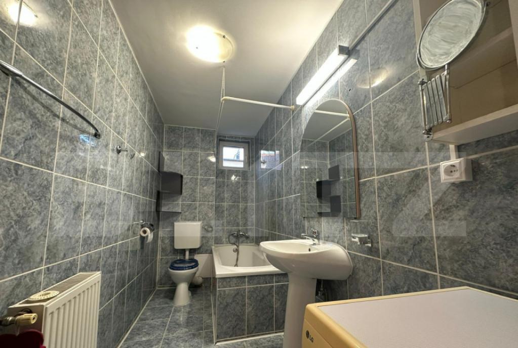 Apartament de vanzare cu scara interioara decomandat 83