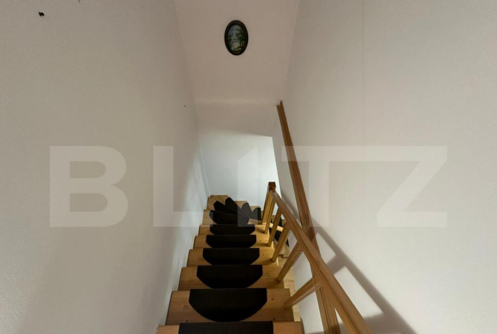 Apartament de vanzare cu scara interioara decomandat 83