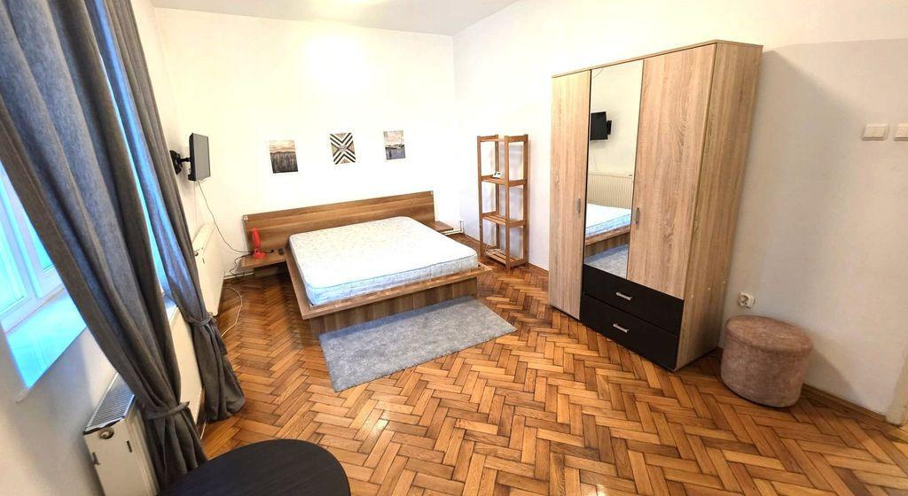 Apartament de inchiriat - ultracentral langa Parcul