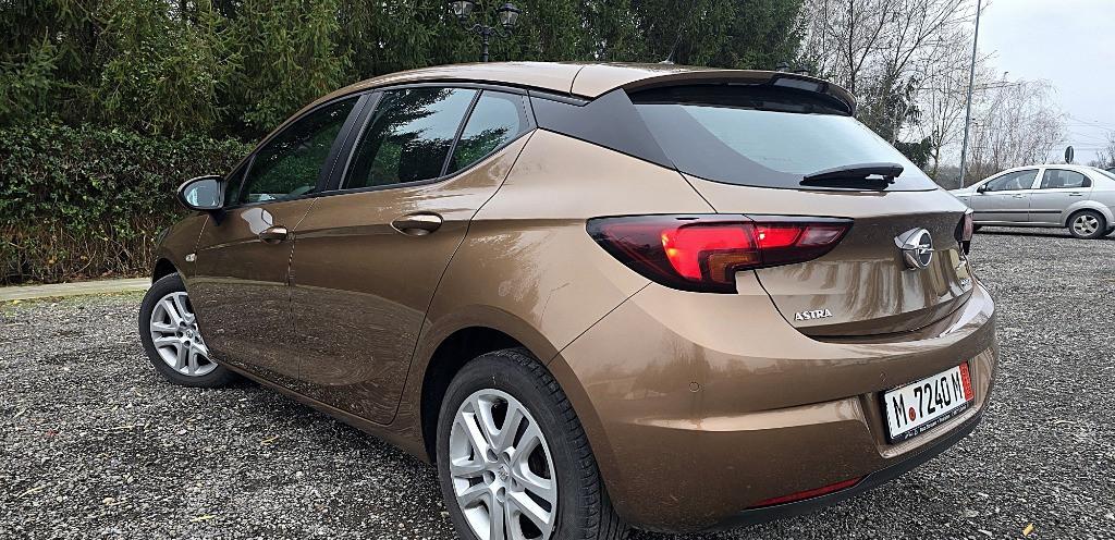 Opel astra k hatchback 7 250 eur
