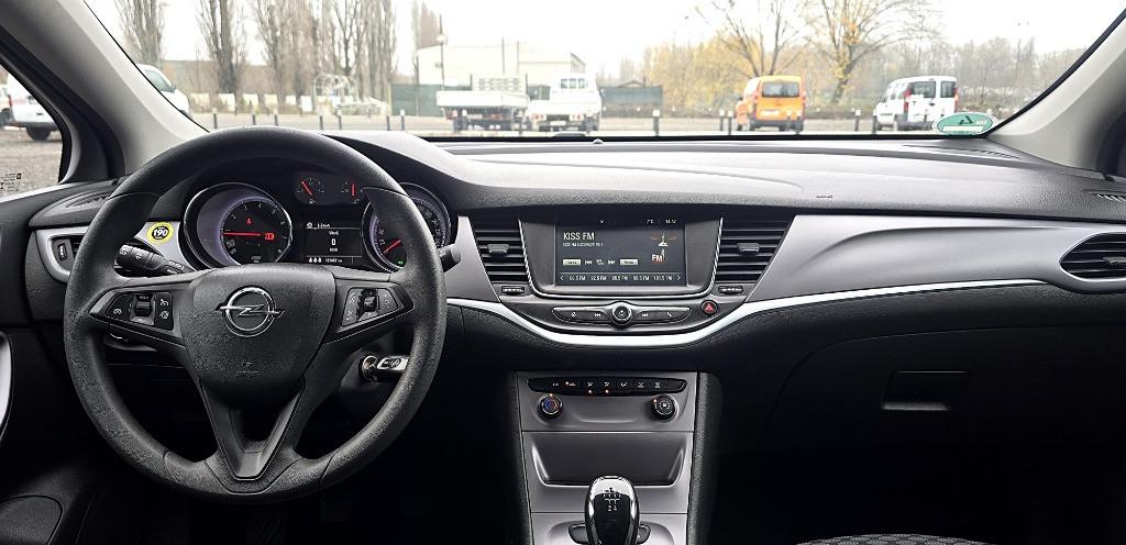 Opel astra k hatchback 7 250 eur