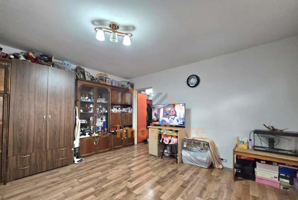 Apartament 2 camere tip Q etaj 3 zona calea aradului