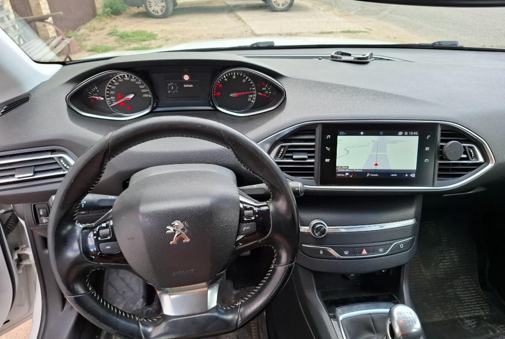 Peugeot 308 2019 1 5 7 700 eur