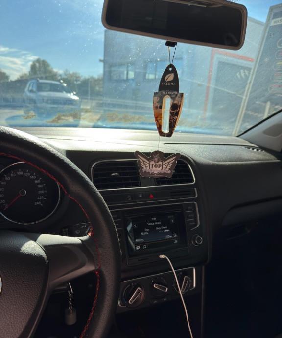 Volkswagen polo 1 4 tdi blue motion technology 5 200 eur