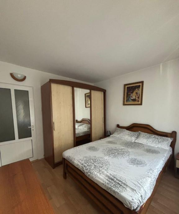 Apartament 3 camere Radauti Piata Mica