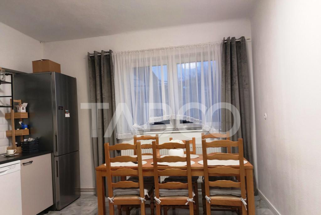 Casa 3 camere 80 mp si teren liber 758 mp Cisnad