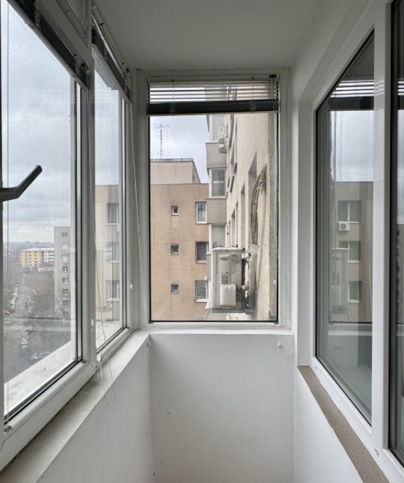 Garsoniera luminoasa Geam la baie Metrou Nicolae Grig