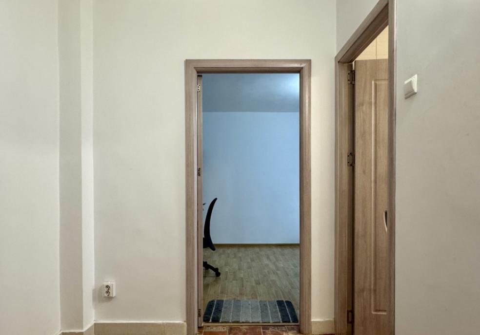 Garsoniera luminoasa Geam la baie Metrou Nicolae Grig