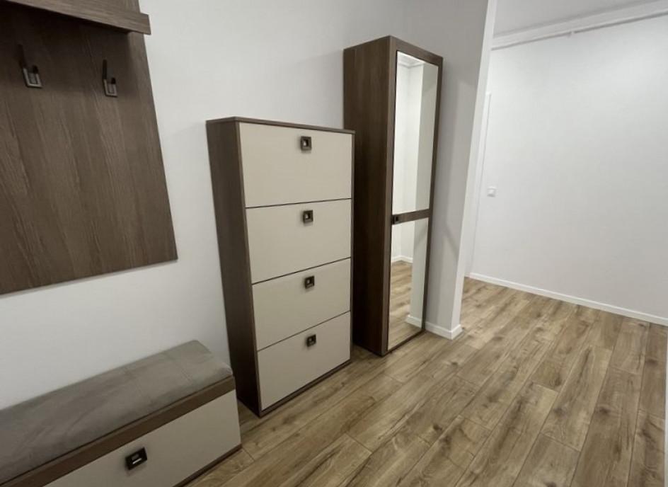 Apartament 2 camere zona 13 septembrie