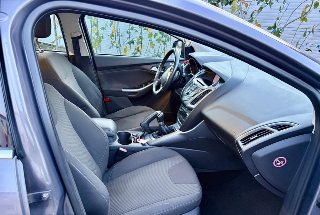 Ford Focus Titanium 2012 1 0 EcoBoost 102cp 4 250 eur