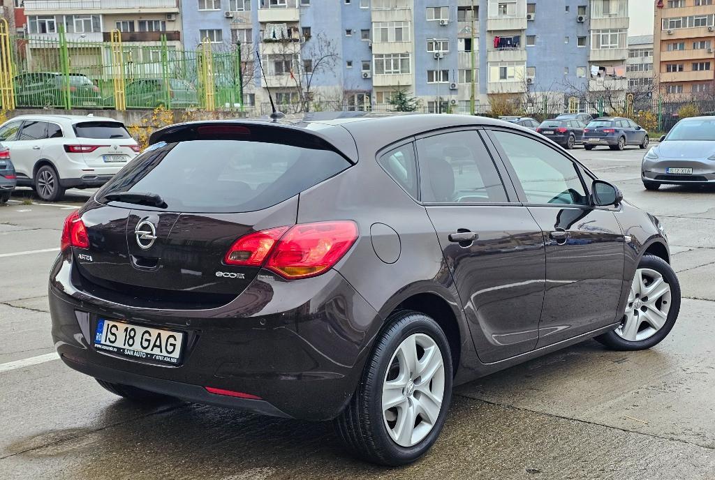 Opel Astra J 2011 1 7 CDTI 130 CP euro5 RAR efectuat / RATE fara avans 4 990 eur