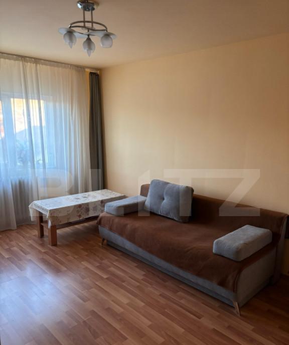 Apartament cu 3 camere zona Rogerius