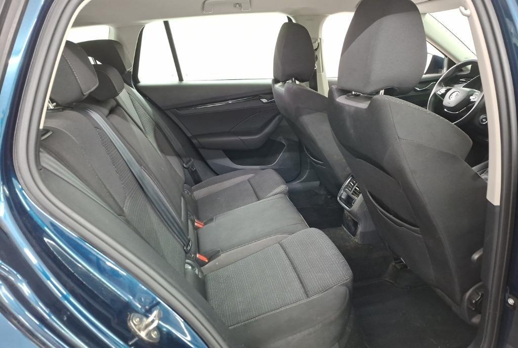 Octavia4/ an 2023/ceasuri digitale full led/garantie 12 luni 12 900 eur