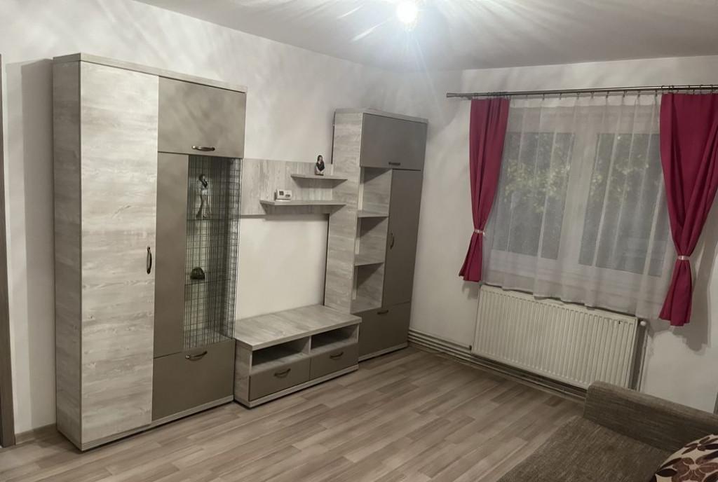 Apartament 2 camere renovat etaj intermediar Bartolomeu