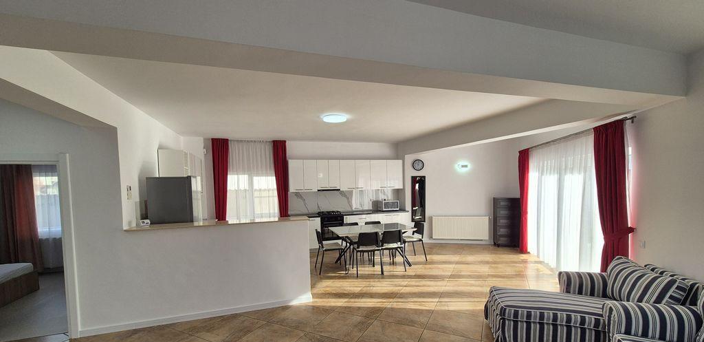 Casa cu 5 camere 220 mp teren 500 mp - Prelungirea G