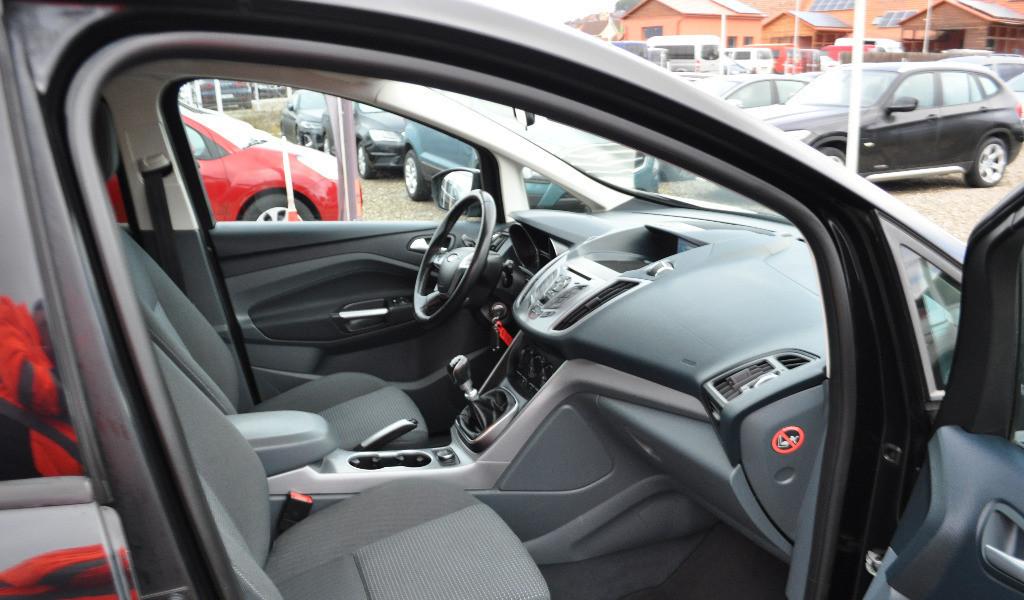 Ford C-Max 1 0i -benzin 4 999 eur