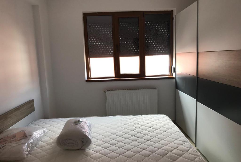 Inchiriez apartament 3 camere in apropiere de metrou Dimitrie Leonida