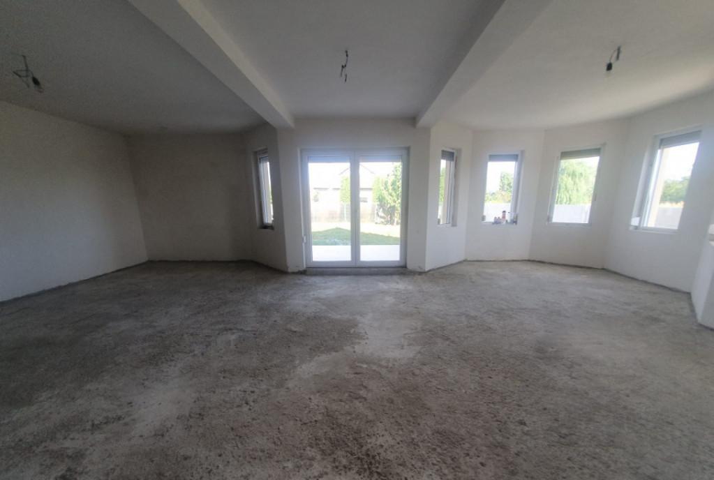 Casa de vanzare in Mosoaia sat Hintesti - 5 camere