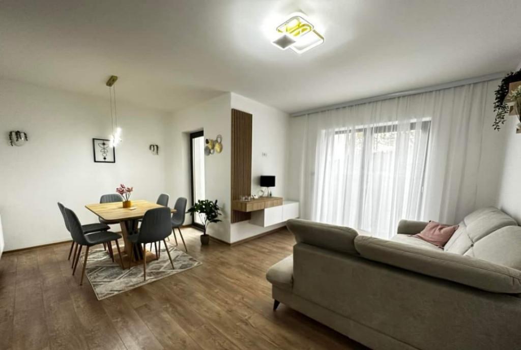 Casa cu 4 camere de vanzare Trivale Campilui mobilata s