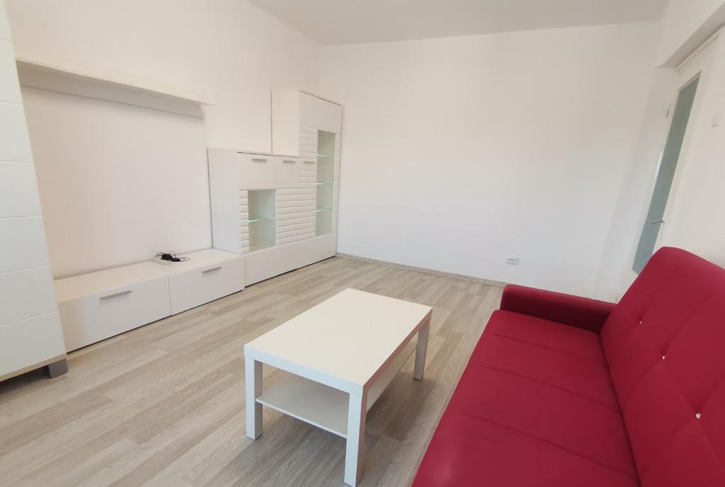 Inchiriez apartament 2 camere decomandat renovat zona Mihai Viteazul