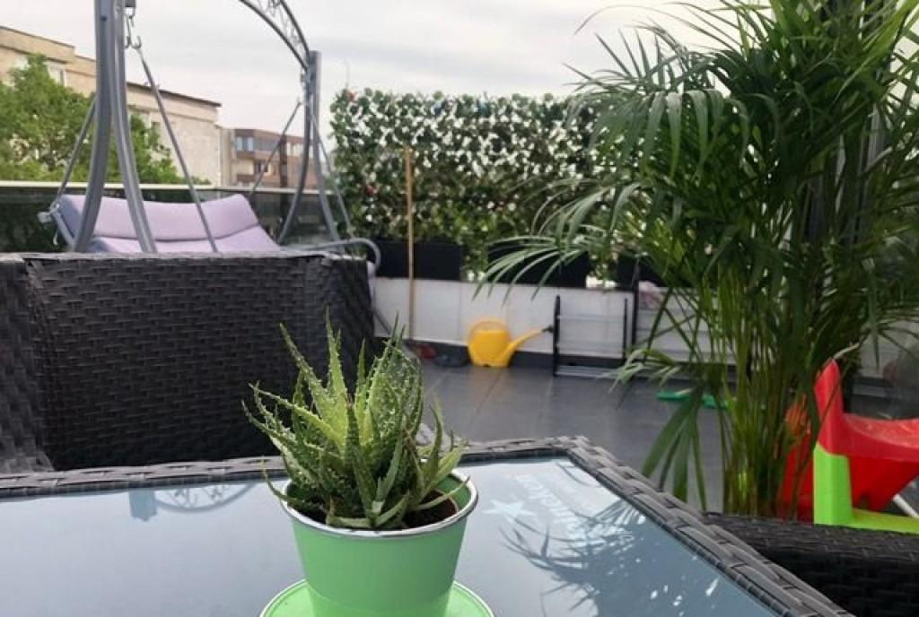 Apartament cu 3 camere si terasa zona dacia-Scoala Spect